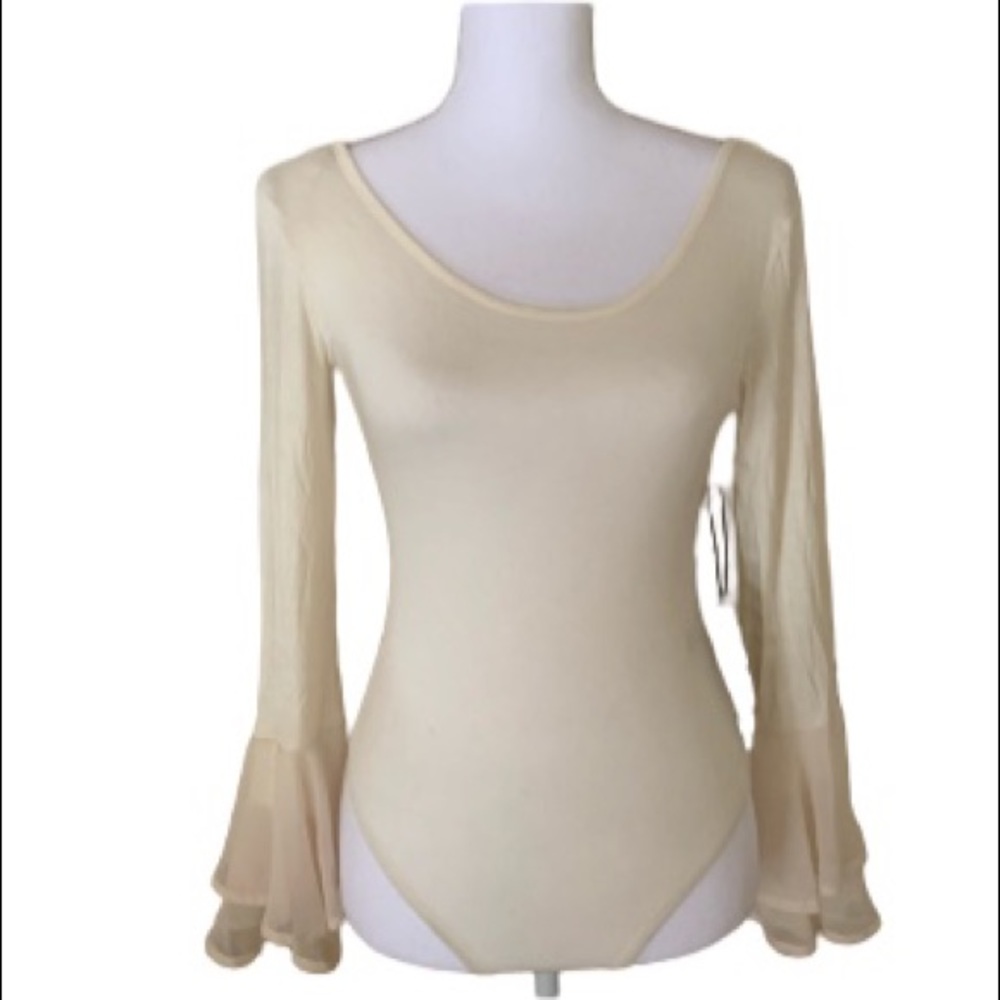 BELL SLEEVE SCOOP NECK COTTON/SPANDEX BODYSUIT - Picture 3 of 7